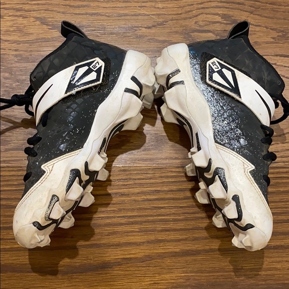 velcro baseball cleats